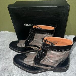 Stylish Black and Gray Men's Boots